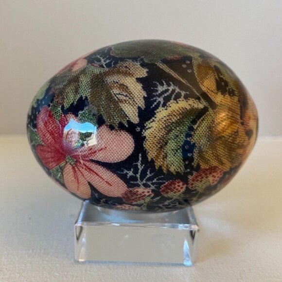 William Morris Floral Wrapped Glass Egg - Picture 4 of 4